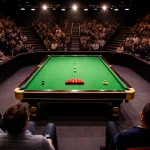 Crucible Theatre in Sheffield von innen mit Snooker-Tisch und Zuschauern